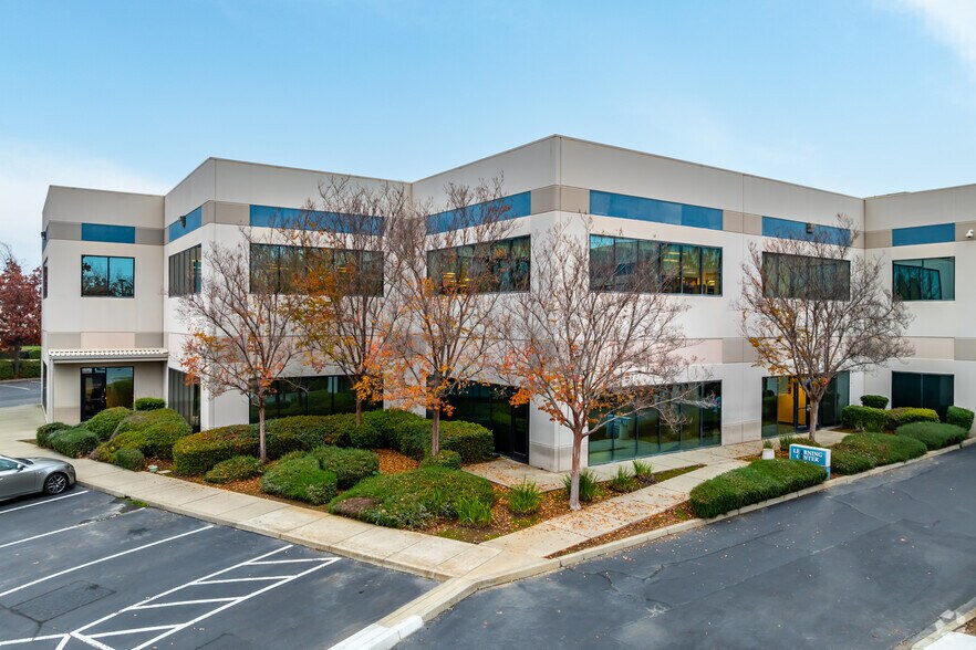 10000 Goethe Rd, Sacramento, CA à vendre - Photo principale - Image 2 de 8