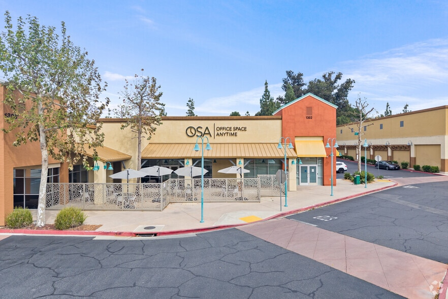 1302 Madera Rd, Simi Valley, CA for lease - Building Photo - Image 3 of 24
