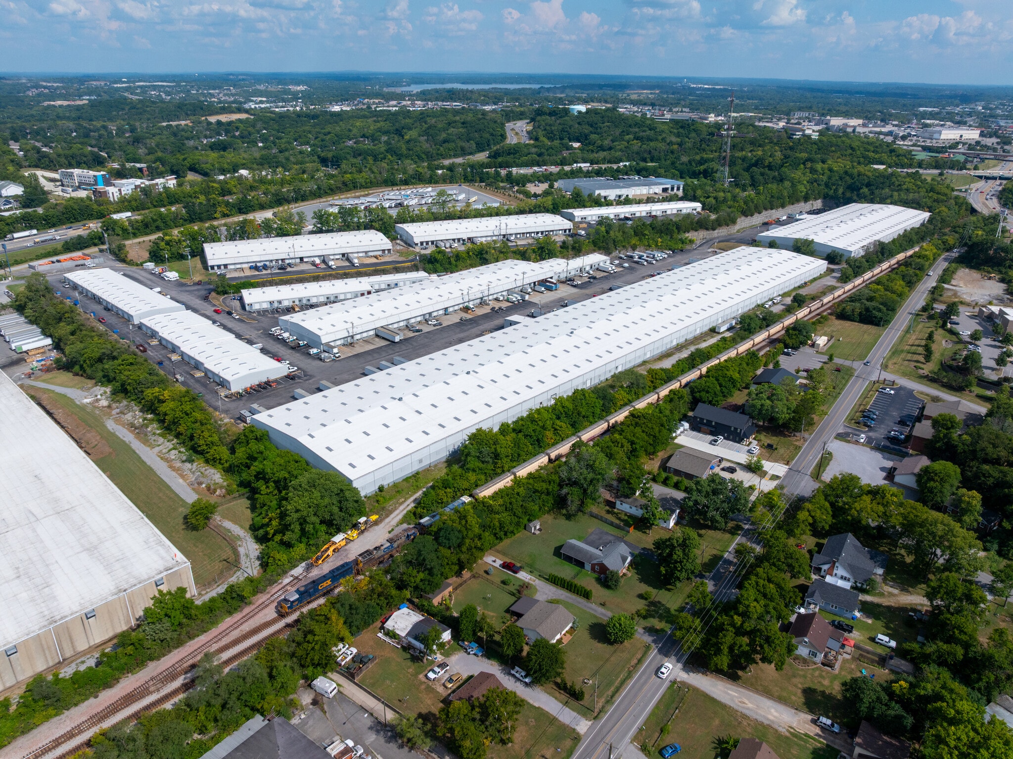 101-114 Space Park N, Goodlettsville, TN for lease Primary Photo- Image 1 of 12