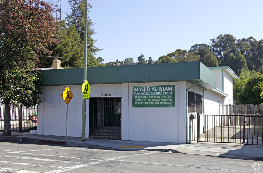 8006 Macarthur Blvd, Oakland, CA for lease - Primary Photo - Image 1 of 2