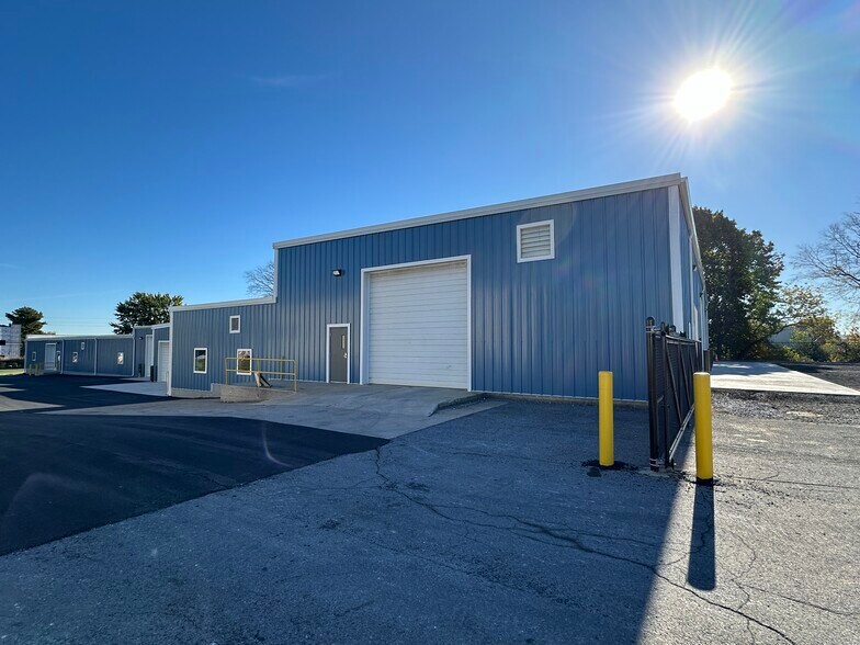 185 Hempt Rd, Mechanicsburg, PA à louer - Photo du bâtiment - Image 3 de 15
