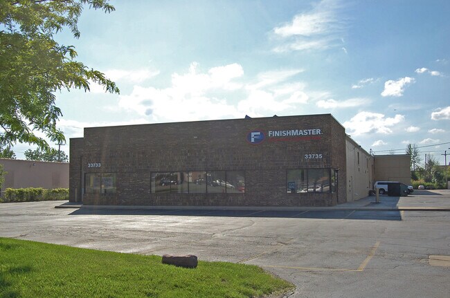 Plus de détails pour 33733-33753 Groesbeck Hwy, Fraser, MI - Industriel à louer