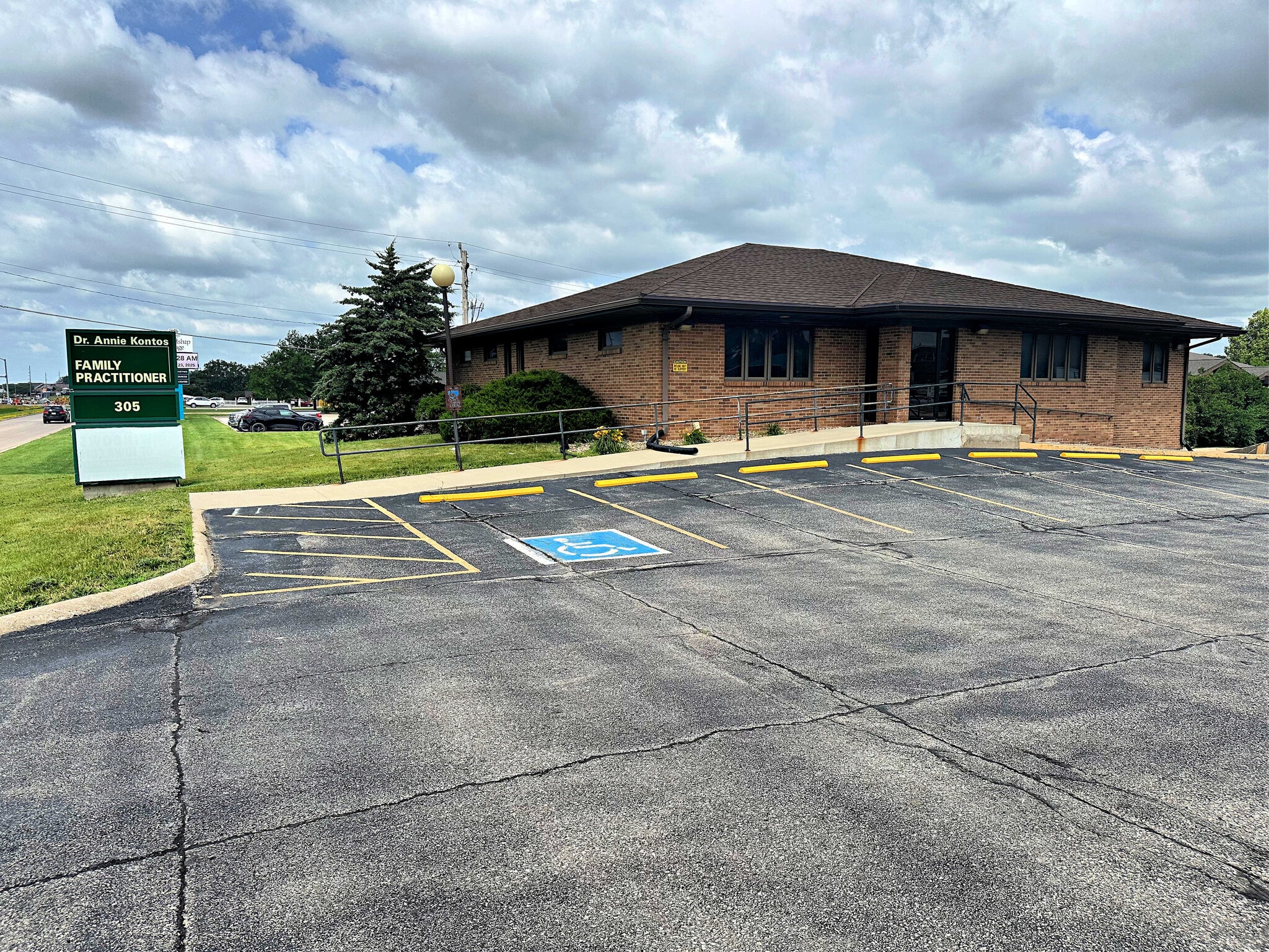 305 E San Marnan Dr, Waterloo, IA for sale Building Photo- Image 1 of 7