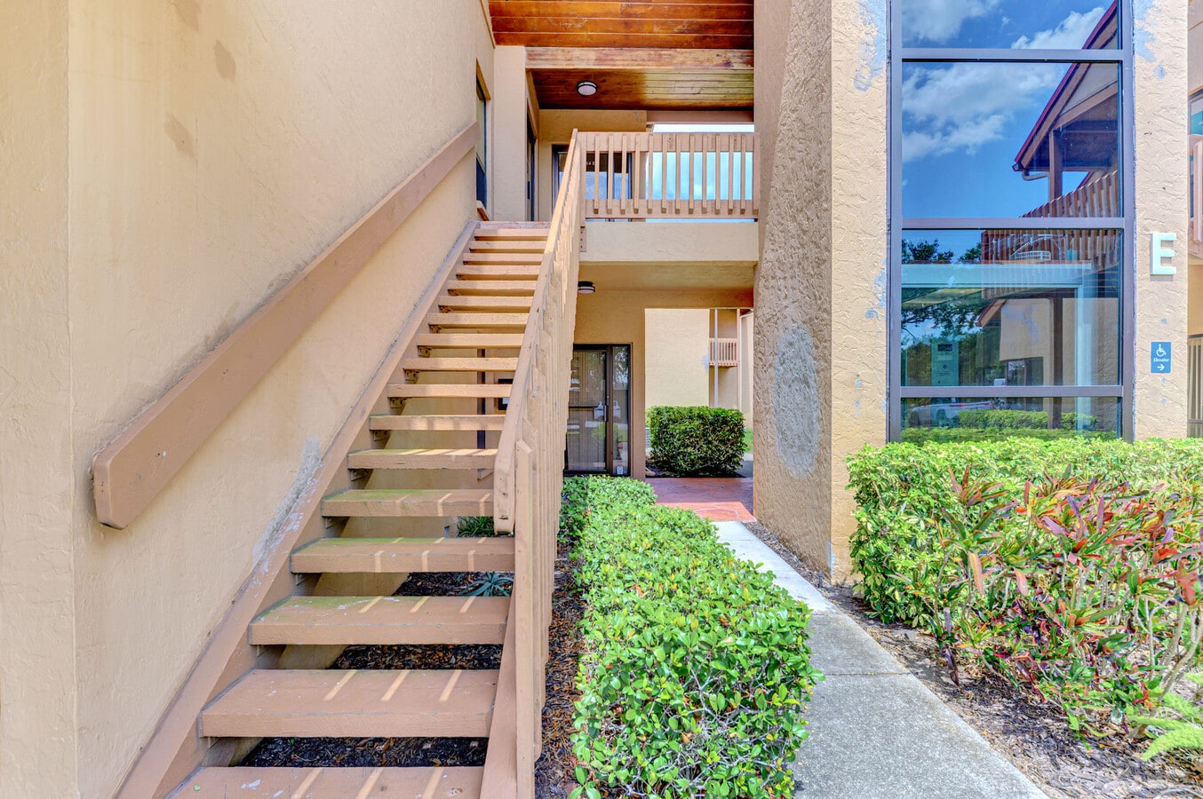 2831 Ringling Blvd, Sarasota, FL 34237 - Unité 214 - - Photo intérieure - Image 2 of 13
