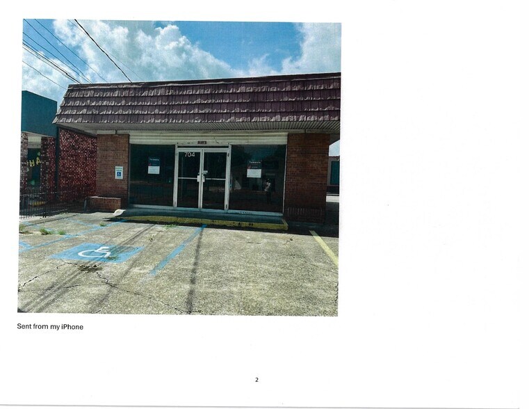 704 E Madison Ave, Bastrop, LA à louer - Photo du bâtiment - Image 2 de 5