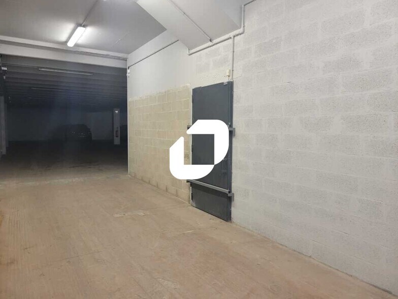 Local d'activités dans Palaiseau à vendre - Photo du bâtiment - Image 2 de 8