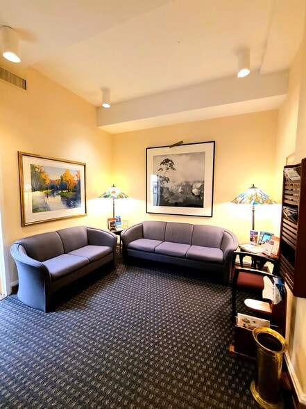 1000 Park Ave, New York, NY for lease - Interior Photo - Image 2 of 7