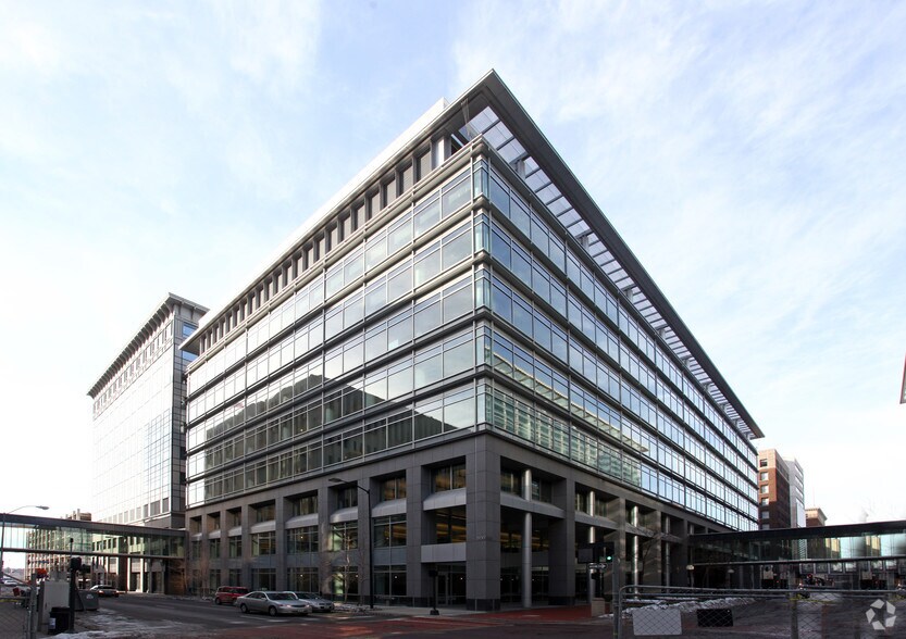 800 Walnut St, Des Moines, IA à louer - Photo du bâtiment - Image 2 de 17
