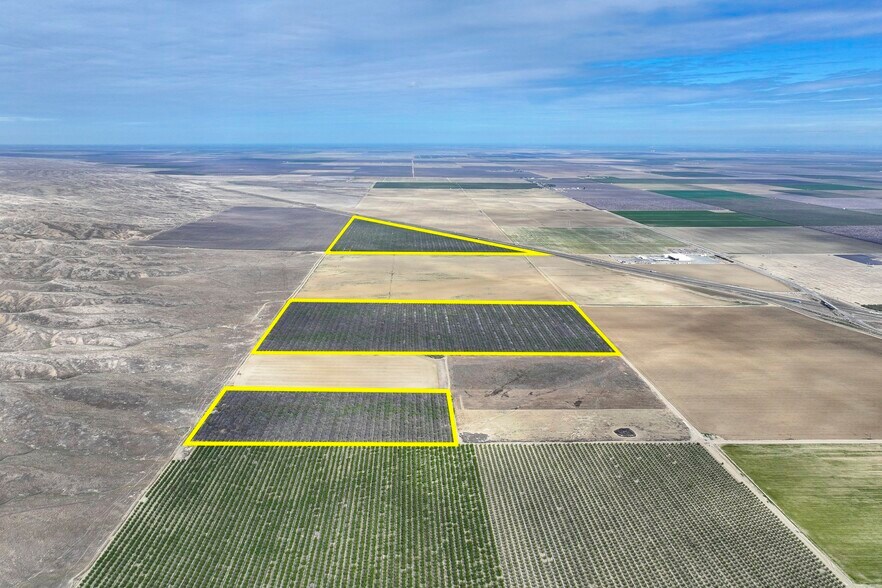 I-5, Cantua Creek, CA à vendre - Photo principale - Image 1 de 12