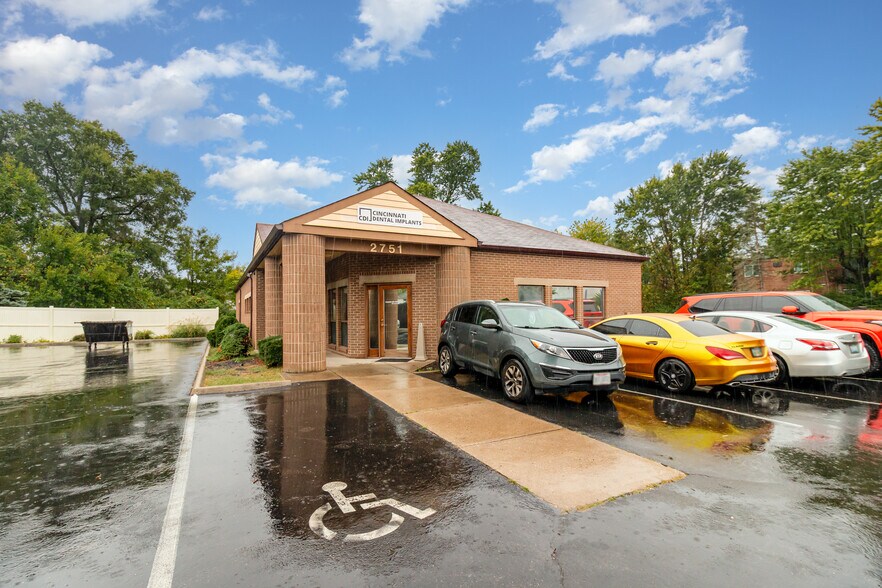 2751 Blue Rock Rd, Cincinnati, OH for sale - Building Photo - Image 3 of 31