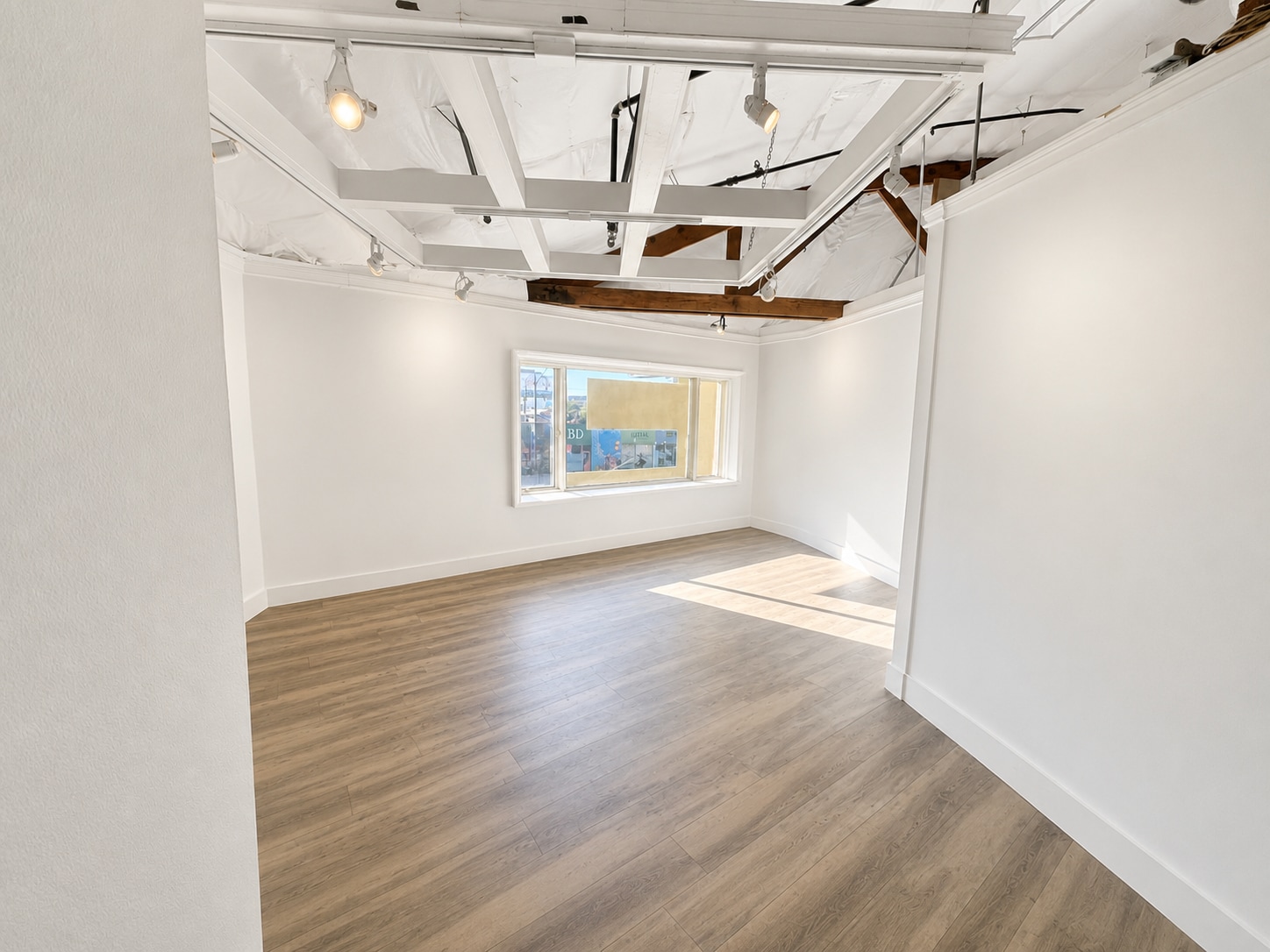 101-107 E Charleston Blvd, Las Vegas, NV for lease Interior Photo- Image 1 of 2