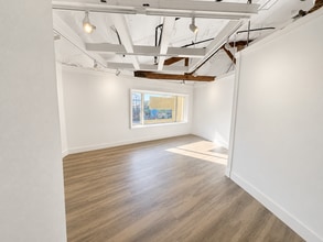 101-107 E Charleston Blvd, Las Vegas, NV for lease Interior Photo- Image 1 of 2