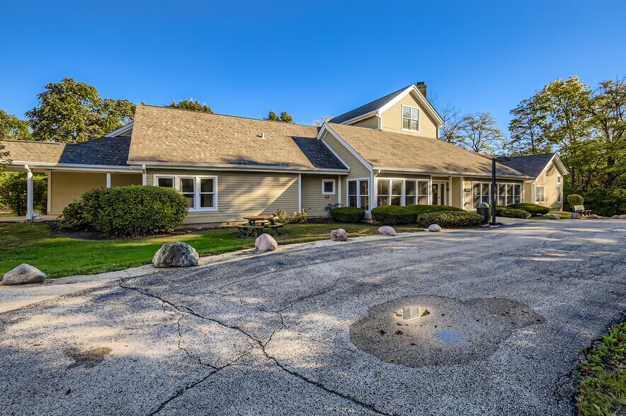 40 Timberline Dr, Lemont, IL à vendre - Photo du bâtiment - Image 3 de 35