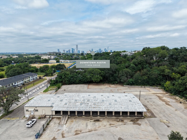 2900 E Oak Springs Dr, Austin, TX for lease - Building Photo - Image 1 of 6