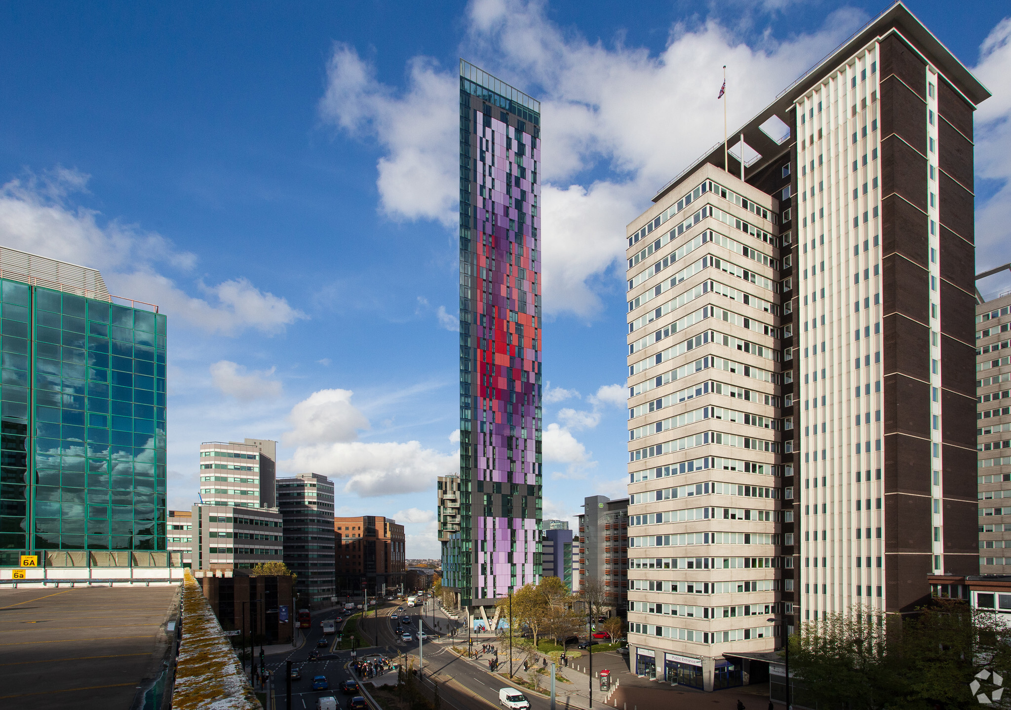 Saffron Sq, Croydon à louer Photo du b timent- Image 1 de 3