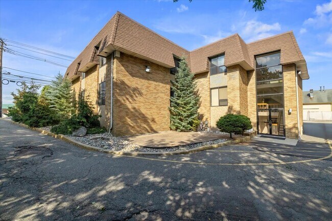 More details for 24 Wyckoff Ave, Waldwick, NJ - Office for Sale