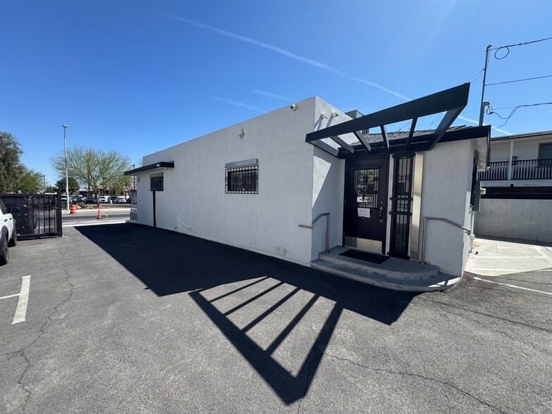 418 S Maryland Pky, Las Vegas, NV for lease - Building Photo - Image 3 of 21