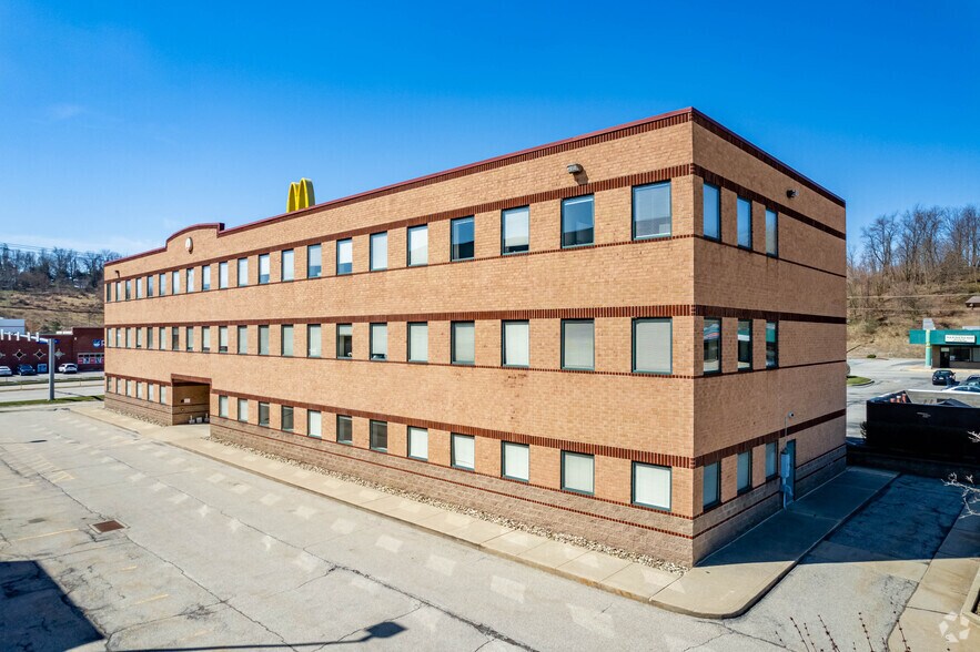 6520 Route 22, Delmont, PA à louer - Photo du bâtiment - Image 2 de 4