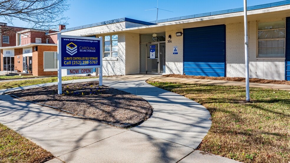 Carolina Secure Storage portfolio of 3 properties for sale on LoopNet.ca - Building Photo - Image 1 of 20
