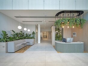 3 Roundwood Ave, Uxbridge for lease Building Photo- Image 1 of 6