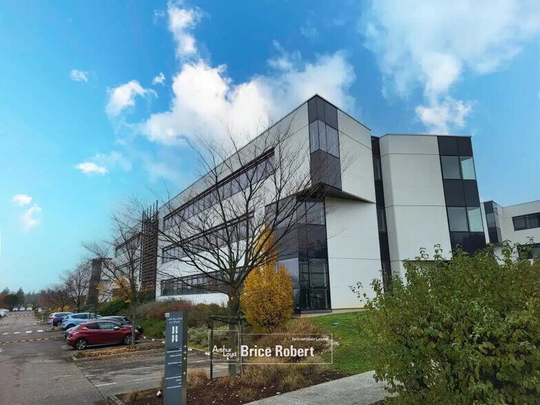 Bureau dans Saint-Priest à louer - Photo du bâtiment - Image 3 de 37