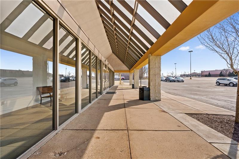 7025 Clairton Rd, West Mifflin, PA for lease - Building Photo - Image 1 of 36