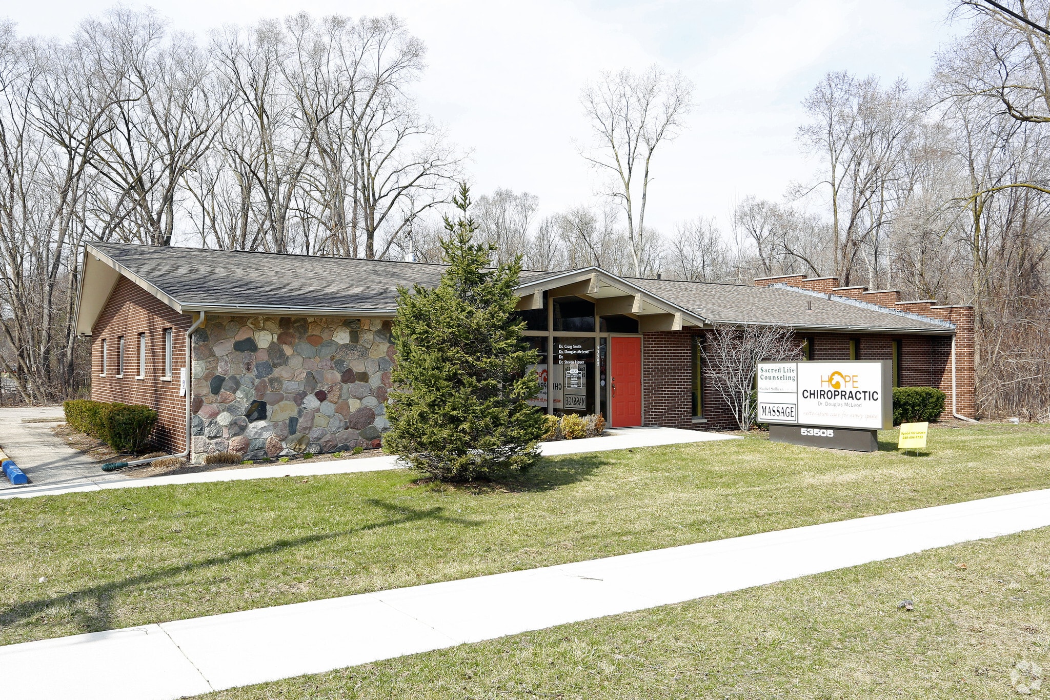 53505 Van Dyke Ave, Utica, MI for lease Primary Photo- Image 1 of 4