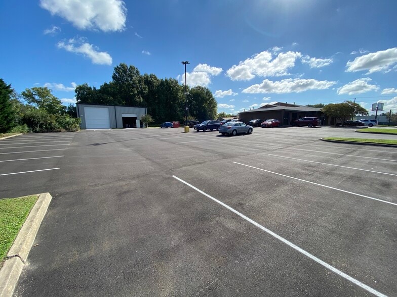 3290 Airline Blvd, Portsmouth, VA for lease - Building Photo - Image 2 of 3