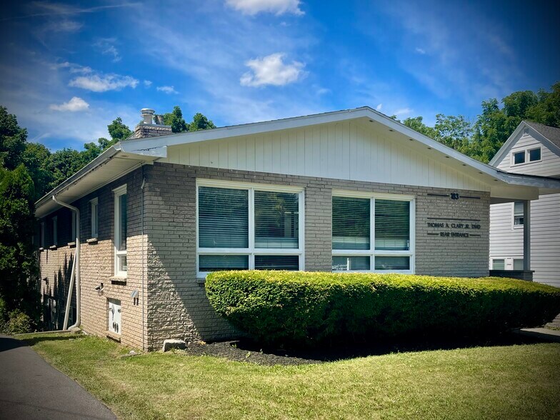 183 Genesee Pl, Auburn, NY à vendre - Photo du bâtiment - Image 2 de 12