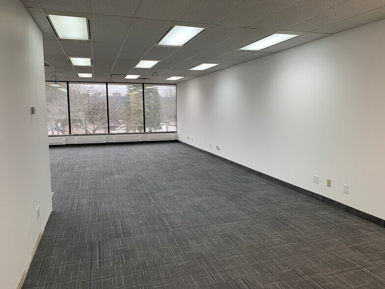 60 Renfrew Dr, Markham, ON à louer - Photo intérieure - Image 2 de 13