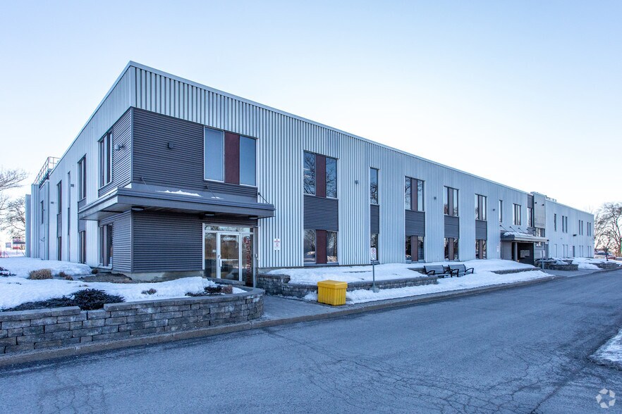 436 Hazeldean Rd, Ottawa, ON à louer - Photo du bâtiment - Image 2 de 2