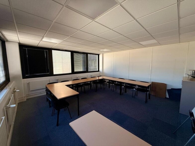 Office in Évry-Courcouronnes for lease - Interior Photo - Image 3 of 7