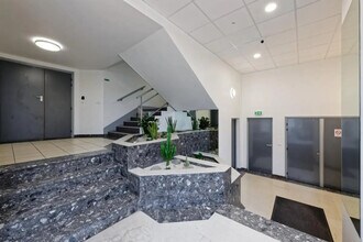 21/23 Rue Du Petit Albi, Cergy for lease Lobby- Image 2 of 2