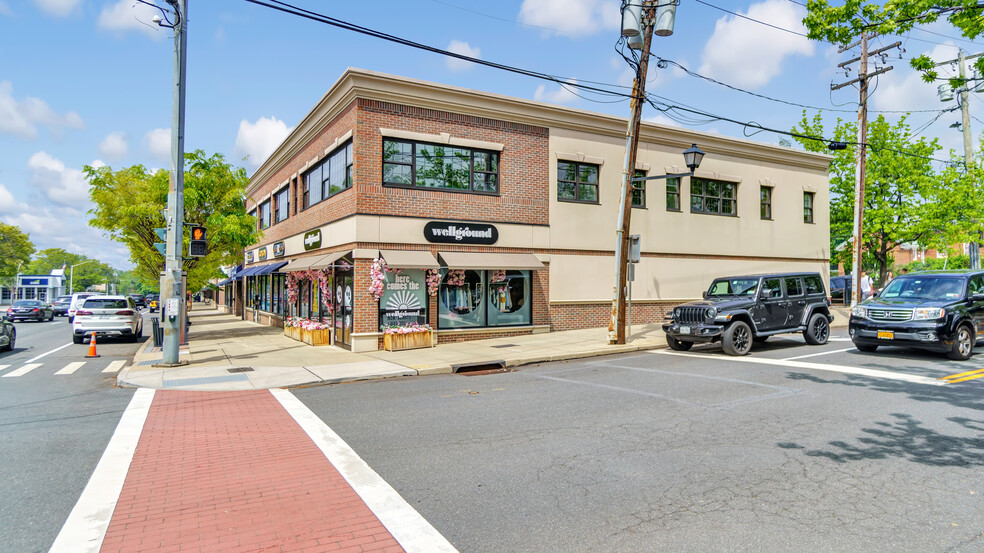 917-927 Port Washington Blvd, Port Washington, NY for lease - Building Photo - Image 3 of 7