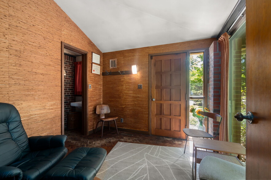 379 Central St, Auburndale, MA for sale - Interior Photo - Image 3 of 5