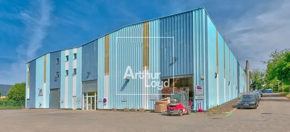 Office in Chilly-Mazarin for lease Building Photo- Image 1 of 13