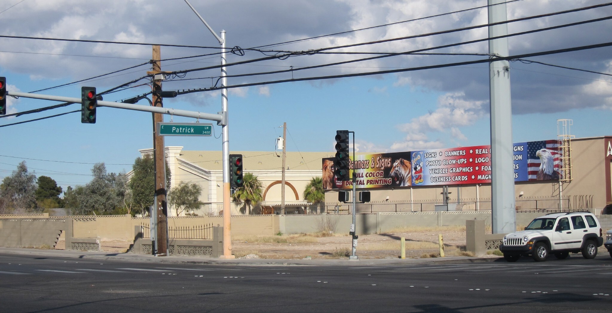 3458 E Patrick Ln, Las Vegas, NV à vendre Photo principale- Image 1 de 5