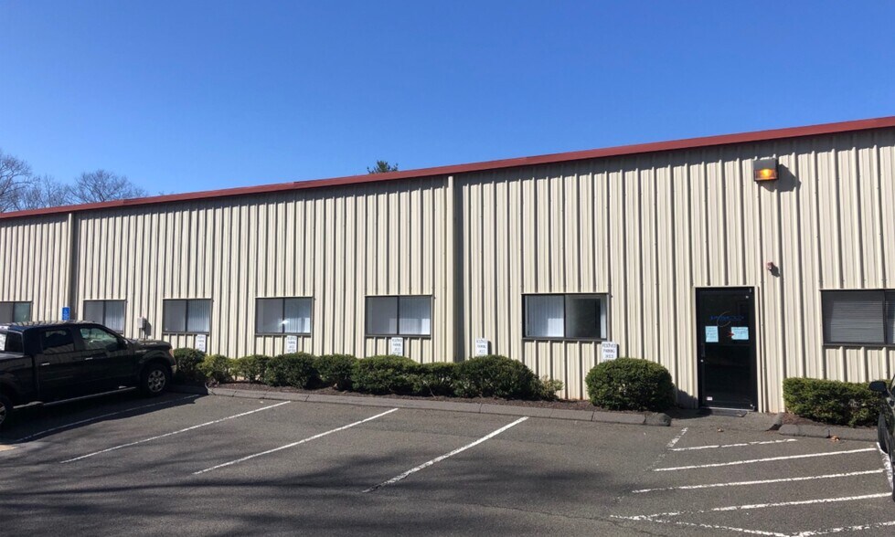 353-359 Christian St, Oxford, CT à louer - Photo du bâtiment - Image 2 de 3