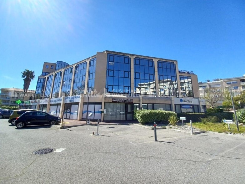 Bureau dans Marseille à louer - Photo du bâtiment - Image 1 de 13