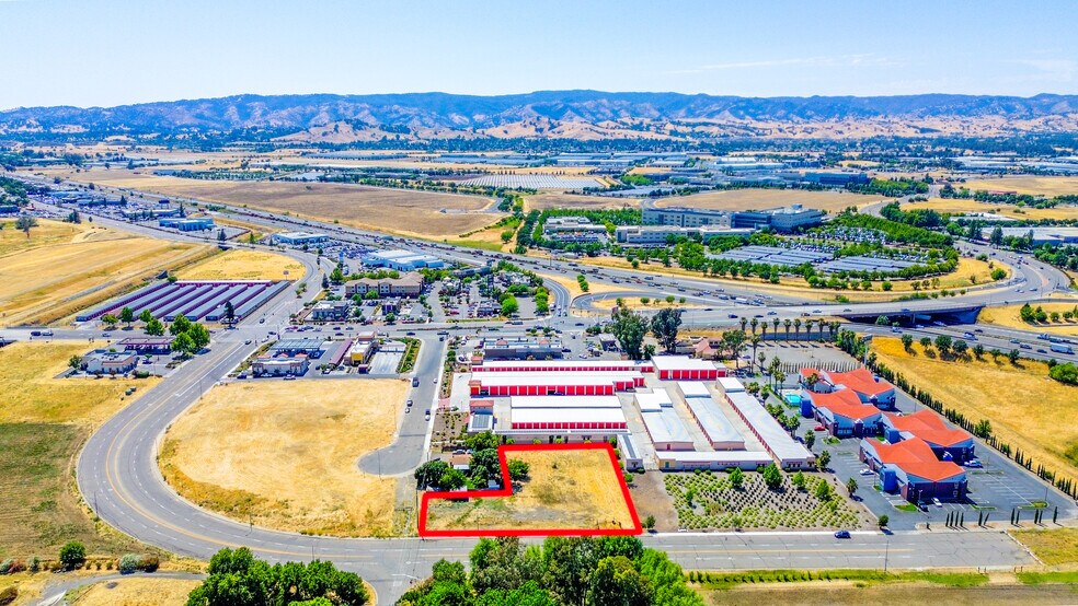 5012 Walnut Rd, Vacaville, CA à louer - Photo du bâtiment - Image 1 de 12
