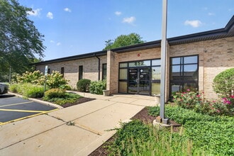 852 W Bartlett Rd, Bartlett, IL à louer Photo du bâtiment- Image 1 de 19