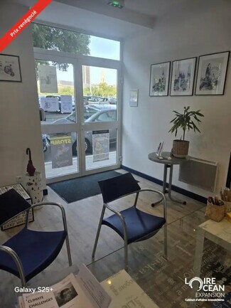 Plus de détails pour Commerce de détail à vendre