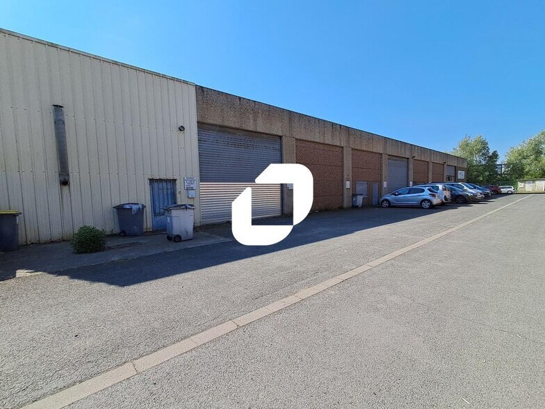 Flex in Pérenchies for lease - Building Photo - Image 1 of 7