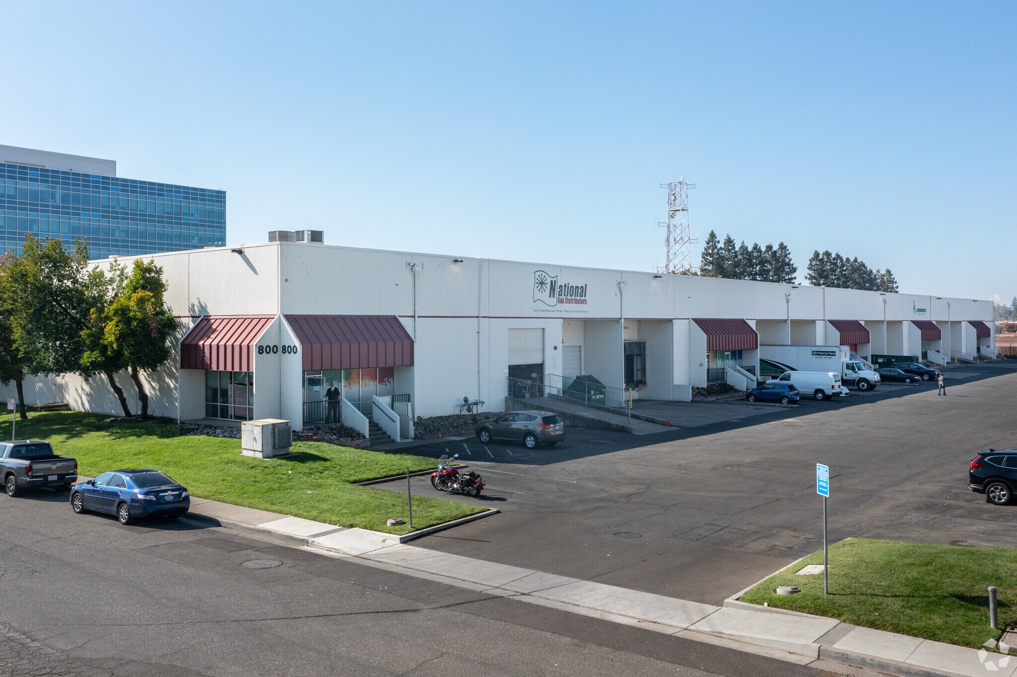 800 N 10th St, Sacramento, CA à louer Photo du bâtiment- Image 1 de 11
