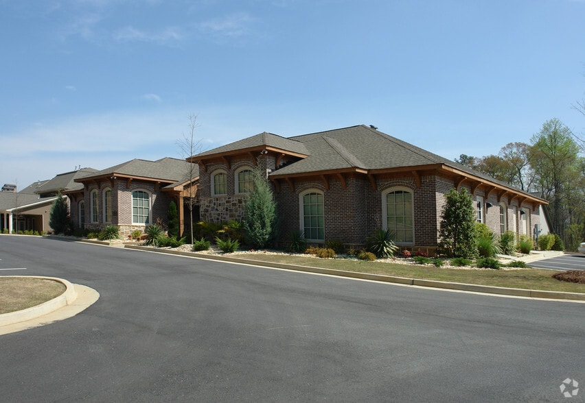 1495 Buford Hwy & 3594 Baxley Point Dr portfolio of 2 properties for sale on LoopNet.ca - Building Photo - Image 3 of 8
