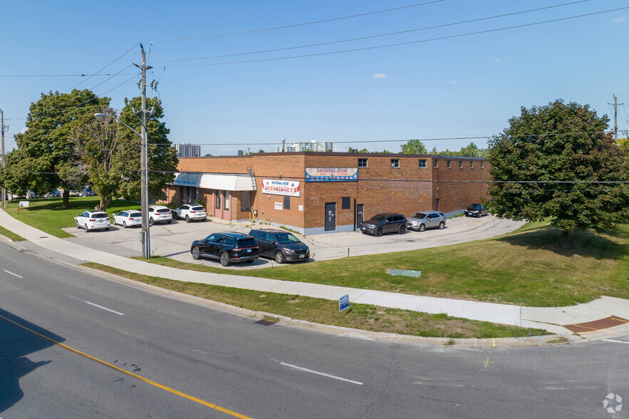 170-172 Milner Ave, Toronto, ON for lease - Primary Photo - Image 1 of 6