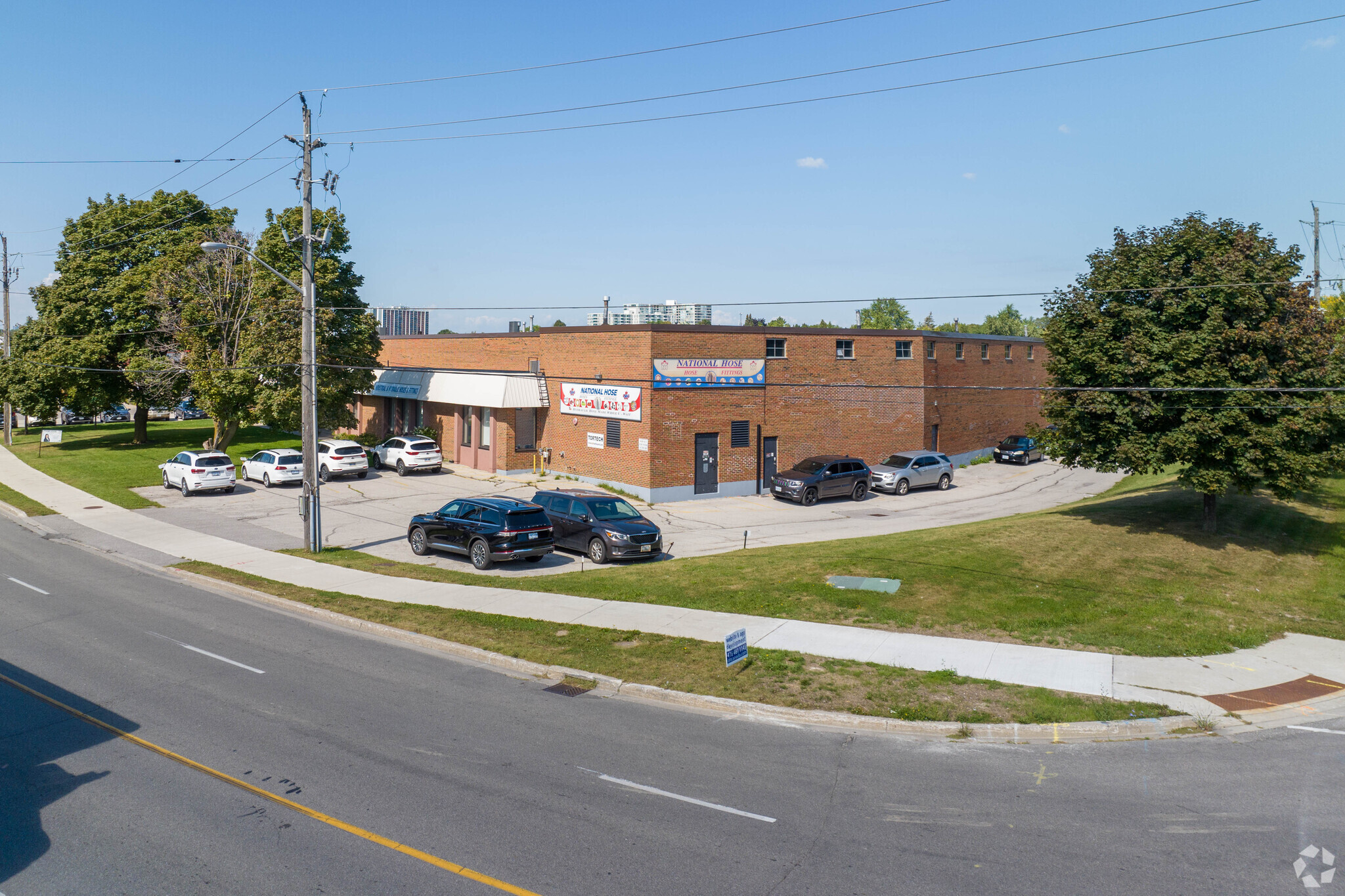 170-172 Milner Ave, Toronto, ON for lease Primary Photo- Image 1 of 7