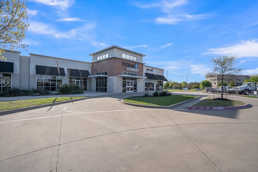 3920 W Wheatland Rd, Dallas, TX à louer - Photo du bâtiment - Image 2 de 10