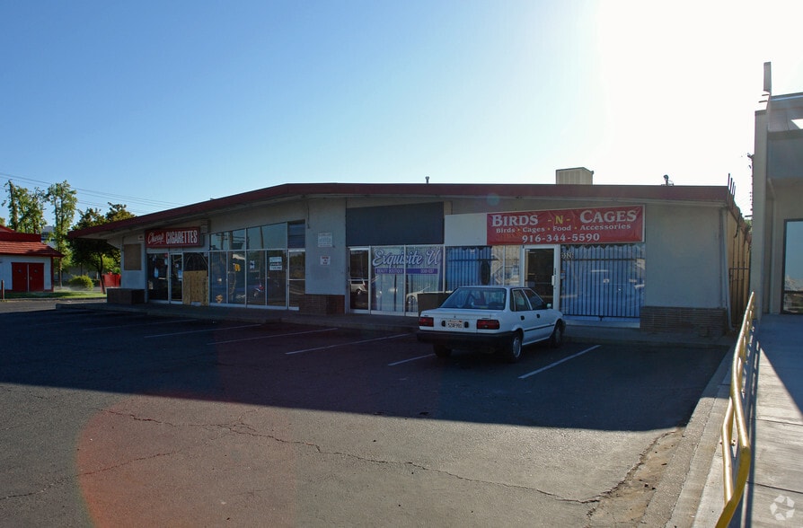 5526-5540 Watt Ave, North Highlands, CA à louer - Photo du bâtiment - Image 2 de 7