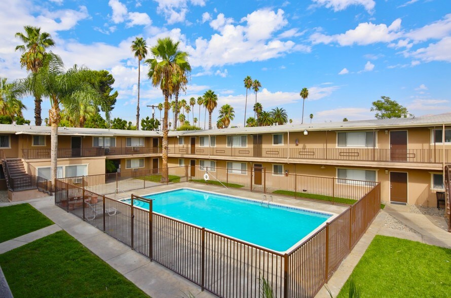 2052 W Linden St, Riverside, CA à vendre - Photo principale - Image 1 de 10